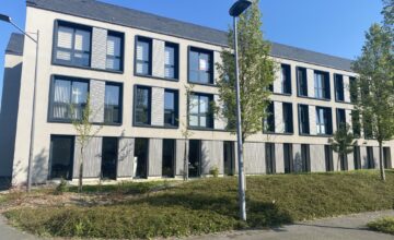 Vente de bureaux de 60 m² dans la ZAC Atalante de Saint Malo L'Immobilière d’Entreprise est ravie d'avoir accompagnée Valentin Vivier, agent d’assurance Swiss Life, dans l’acquisition de ses nouveaux bureaux.